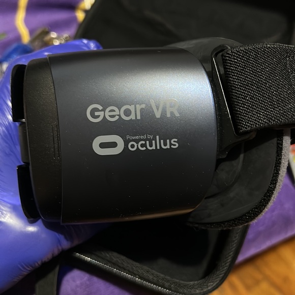 Oculus gear vr headset great condition - Picture 4 of 10